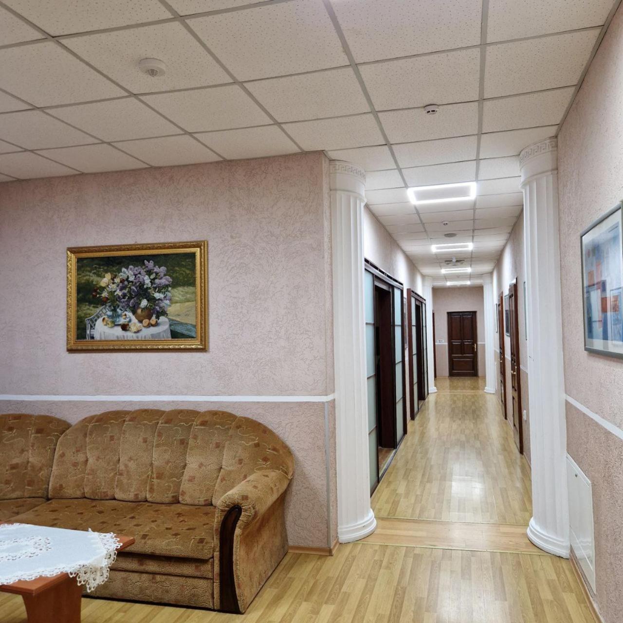 Hotel Helikon Yanoshi Екстериор снимка