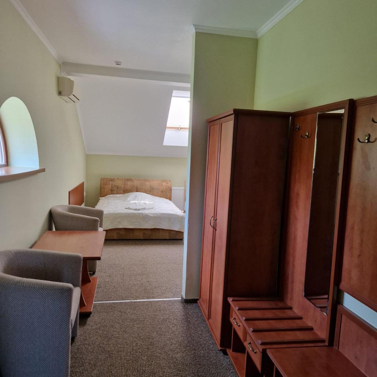 Hotel Helikon Yanoshi Екстериор снимка